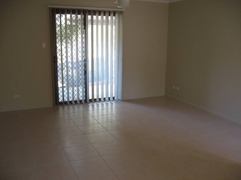 2/22 Buttler Street, Bellbird Park QLD 4300