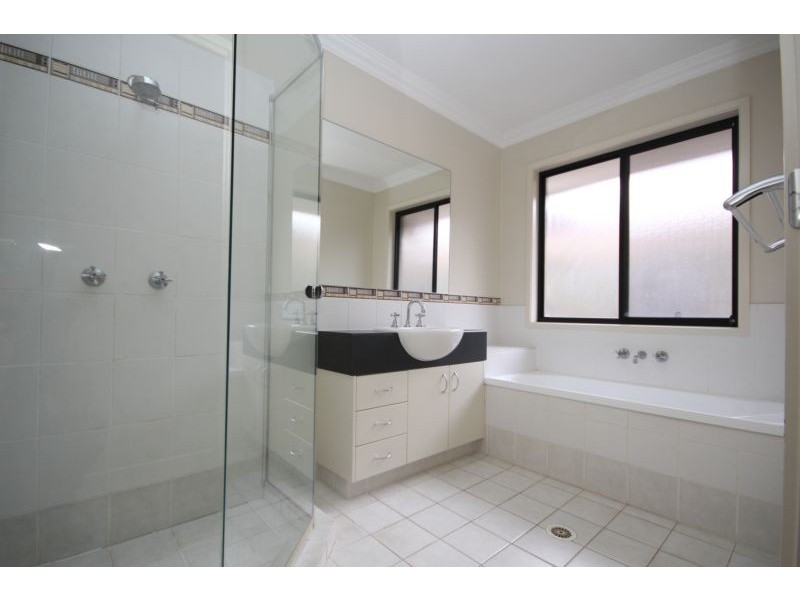 32 Coventina Crescent, Springfield Lakes QLD 4300