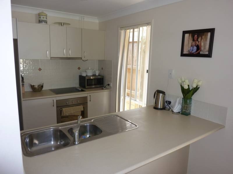 4 Freesia Close, Springfield Lakes QLD 4300
