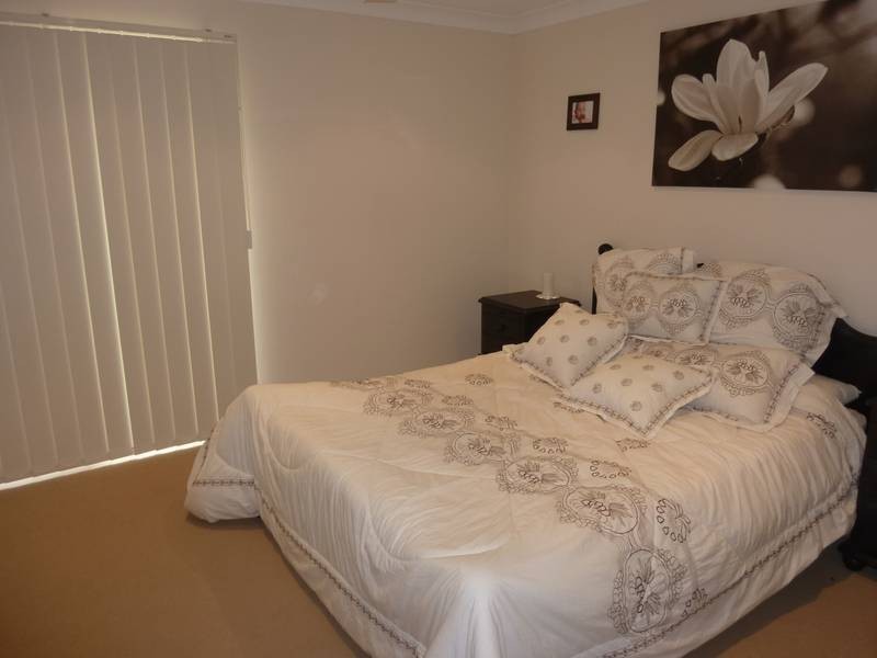 4 Freesia Close, Springfield Lakes QLD 4300