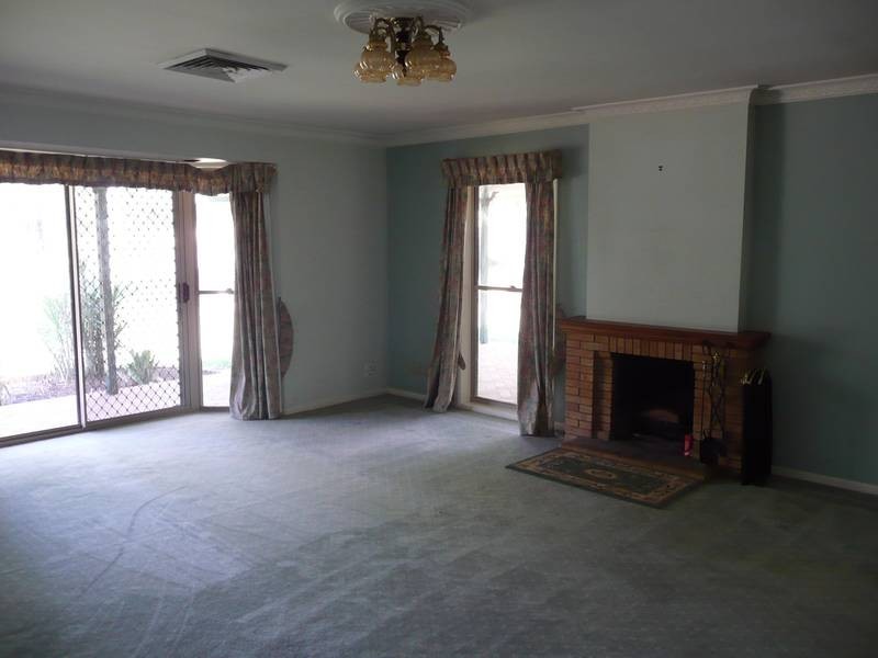 3 Hilton Drive, Camira QLD 4300