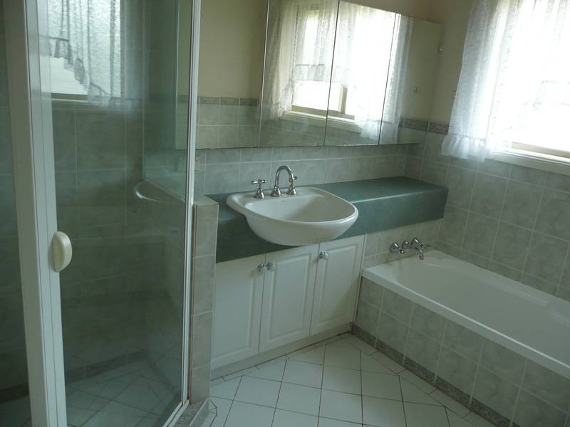 3 Hilton Drive, Camira QLD 4300