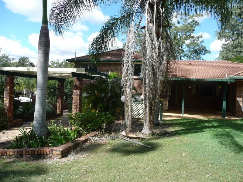 3 Hilton Drive, Camira QLD 4300