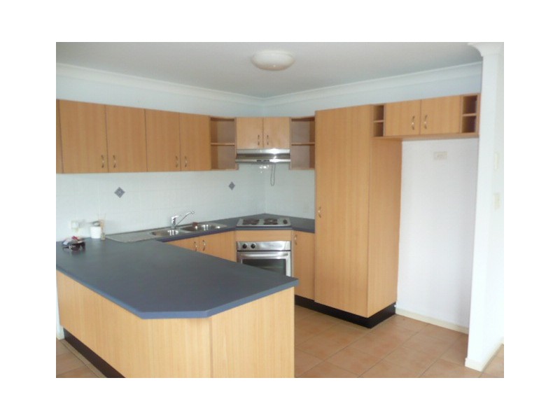 8 Rae Close, Camira QLD 4300