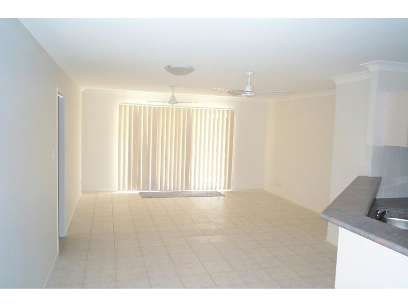 8 Elysian Crescent, Camira QLD 4300