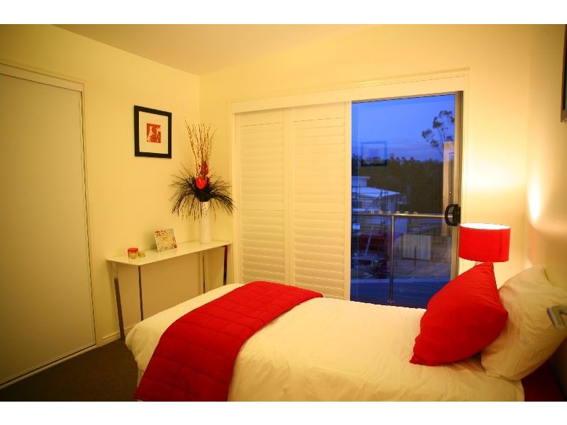2 Boronia Ct, Springfield Lakes QLD 4300