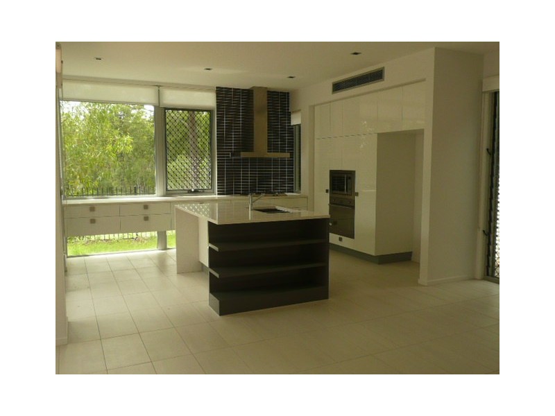 3 Spyglass Lane, Brookwater QLD 4300