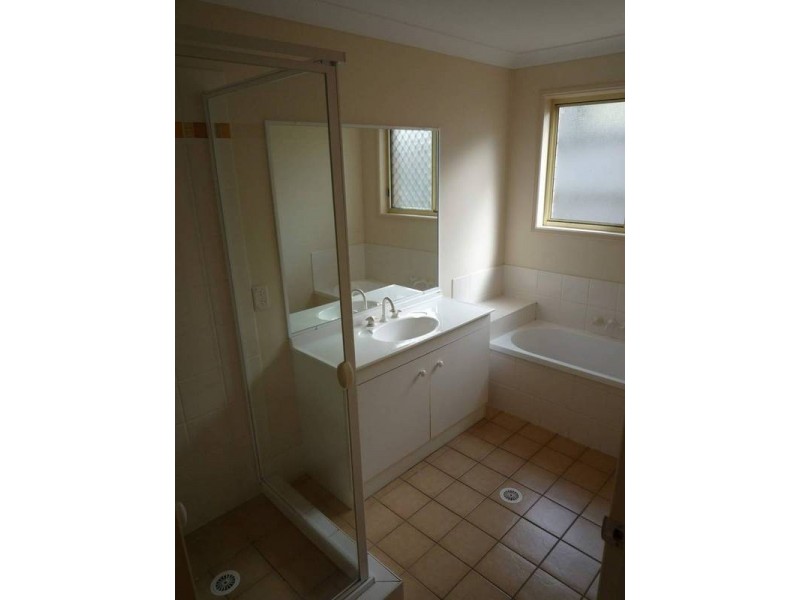 10 Emma Pl, Springfield Lakes QLD 4300