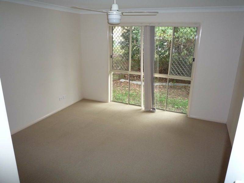 10 Emma Pl, Springfield Lakes QLD 4300