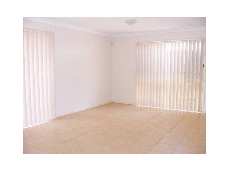 33 Greenleaf Ave, Springfield Lakes QLD 4300