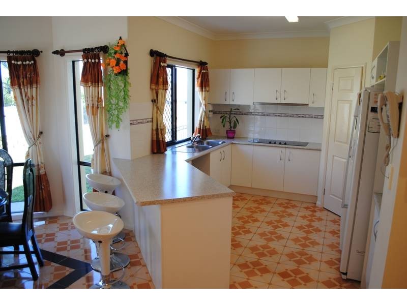 11 Fontana Way, Springfield Lakes QLD 4300