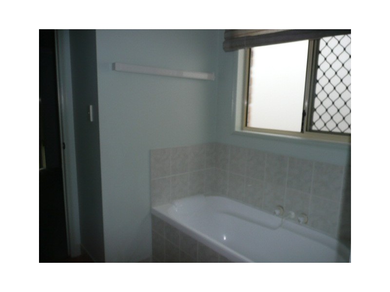 9 Pintail Crescent, Forest Lake QLD 4078