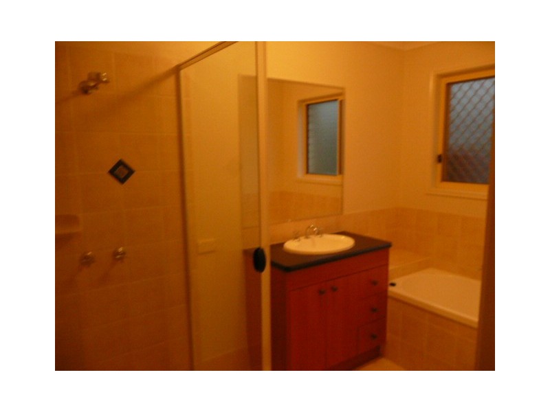 26 Vanessa Court, Camira QLD 4300