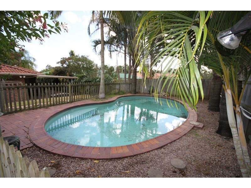 20 Woodbine Ave, Camira QLD 4300