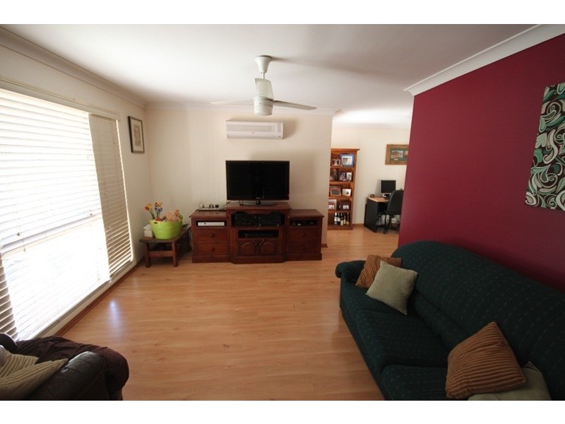 20 Woodbine Ave, Camira QLD 4300