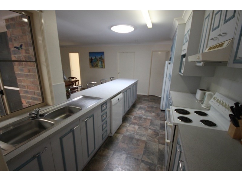 20 Woodbine Ave, Camira QLD 4300