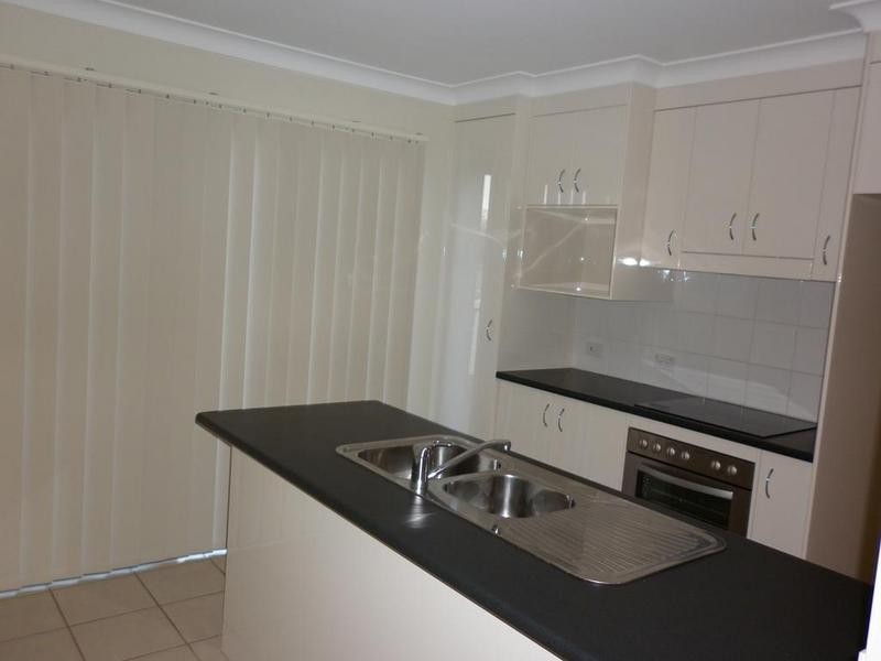 15 Creekside Drive, Springfield Lakes QLD 4300