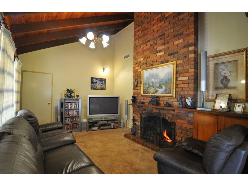 216 Jones Rd, Bellbird Park QLD 4300