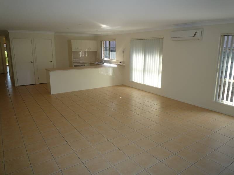 .3 Daylilly Place, Springfield Lakes QLD 4300