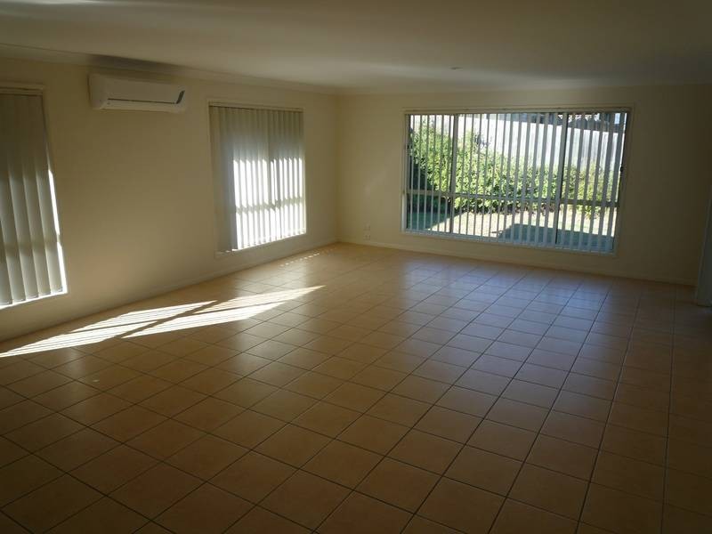 .3 Daylilly Place, Springfield Lakes QLD 4300