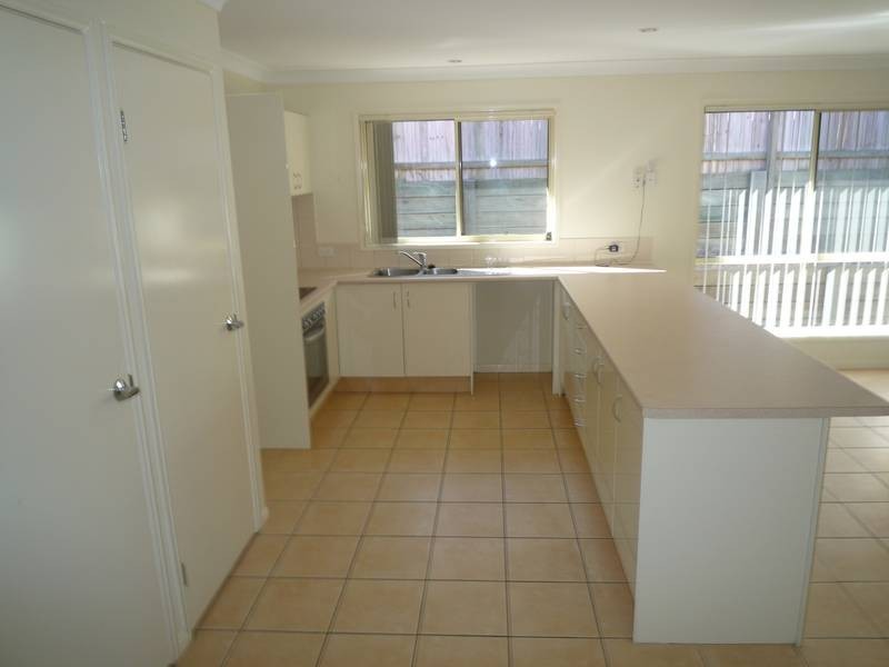.3 Daylilly Place, Springfield Lakes QLD 4300