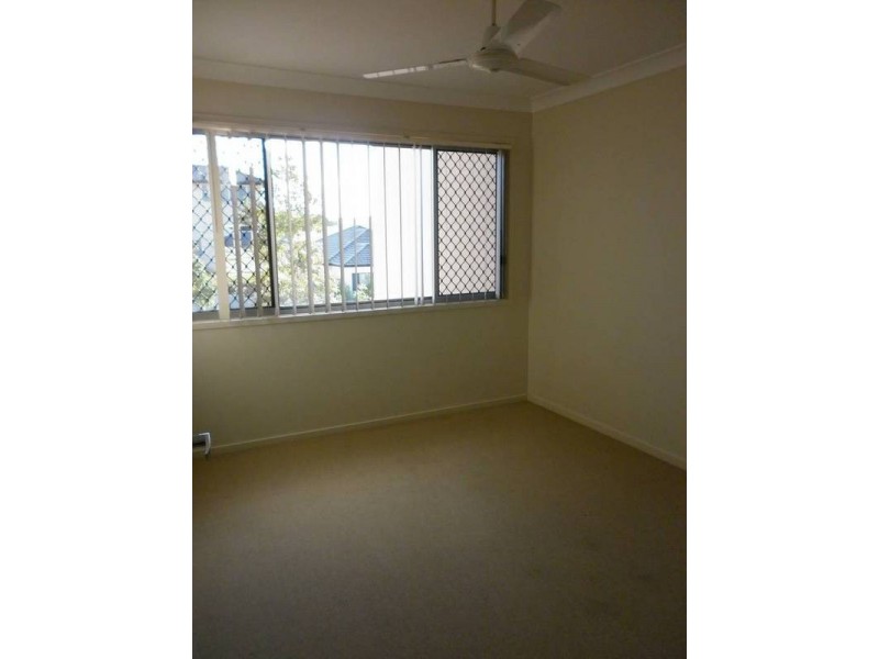 15 Creekside Drive, Springfield Lakes QLD 4300
