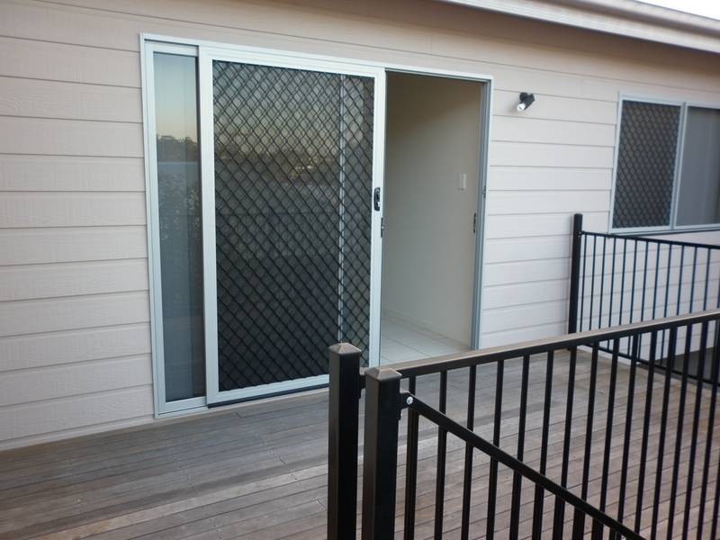15 Creekside Drive, Springfield Lakes QLD 4300