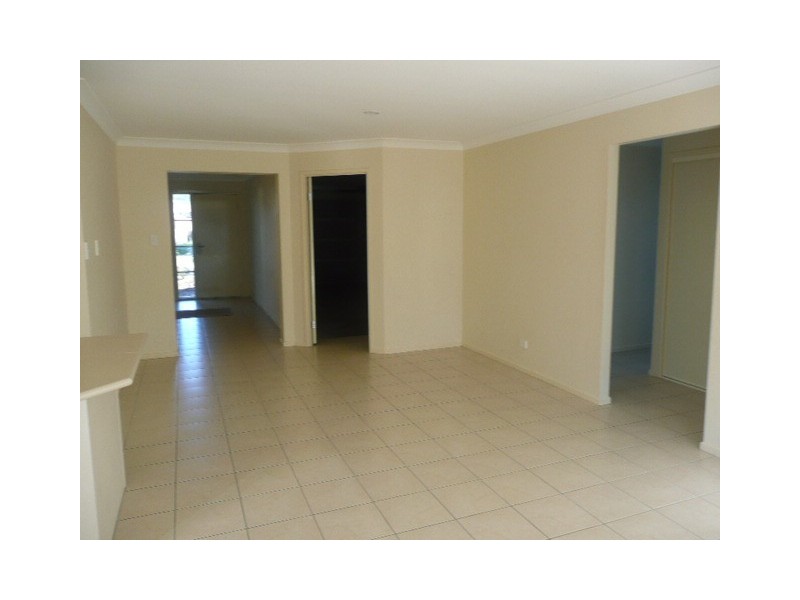30 Griffen Place, Crestmead QLD 4132