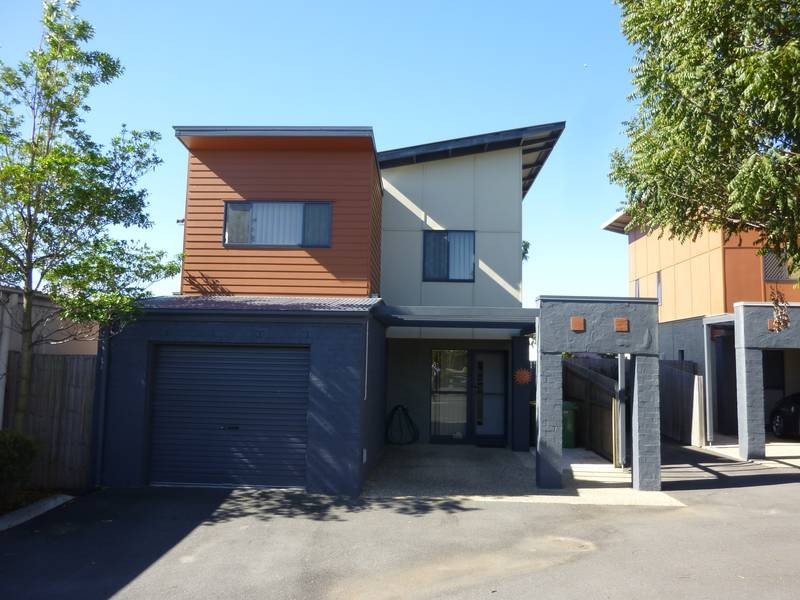 1/26 Commercial Drive, Springfield QLD 4300