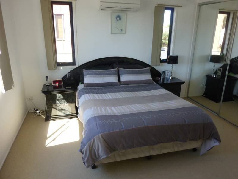 1/26 Commercial Drive, Springfield QLD 4300