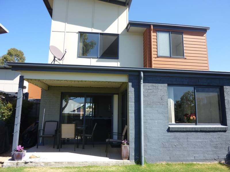 1/26 Commercial Drive, Springfield QLD 4300