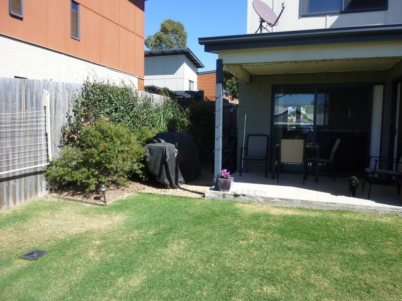 1/26 Commercial Drive, Springfield QLD 4300