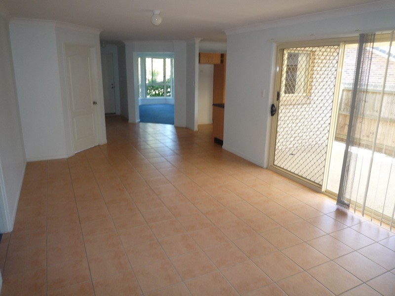 16 Ellen Cct, Springfield Lakes QLD 4300