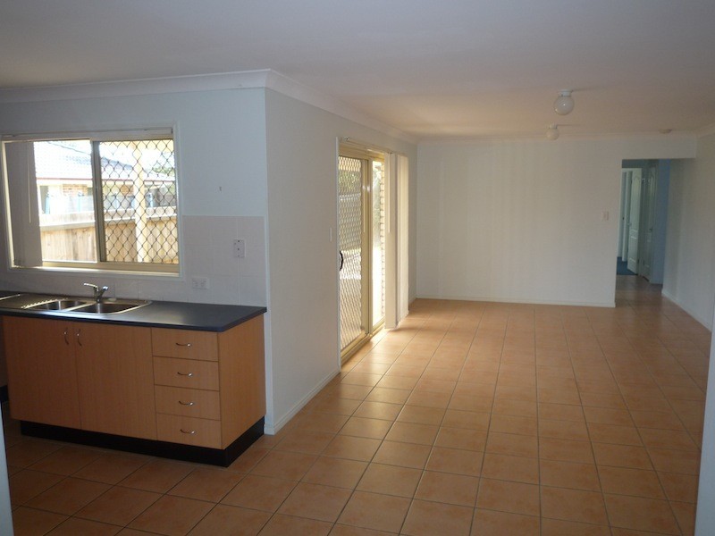 16 Ellen Cct, Springfield Lakes QLD 4300
