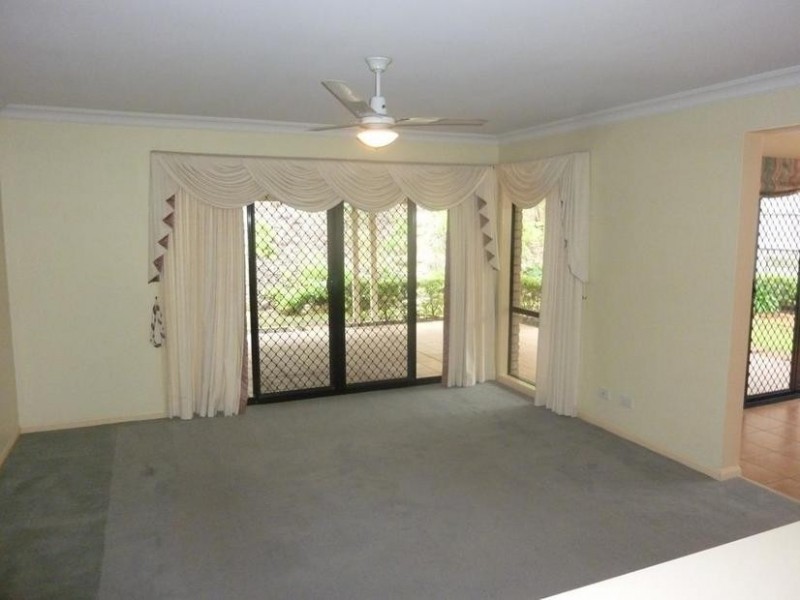 42 Berkshire Place, Springfield Lakes QLD 4300