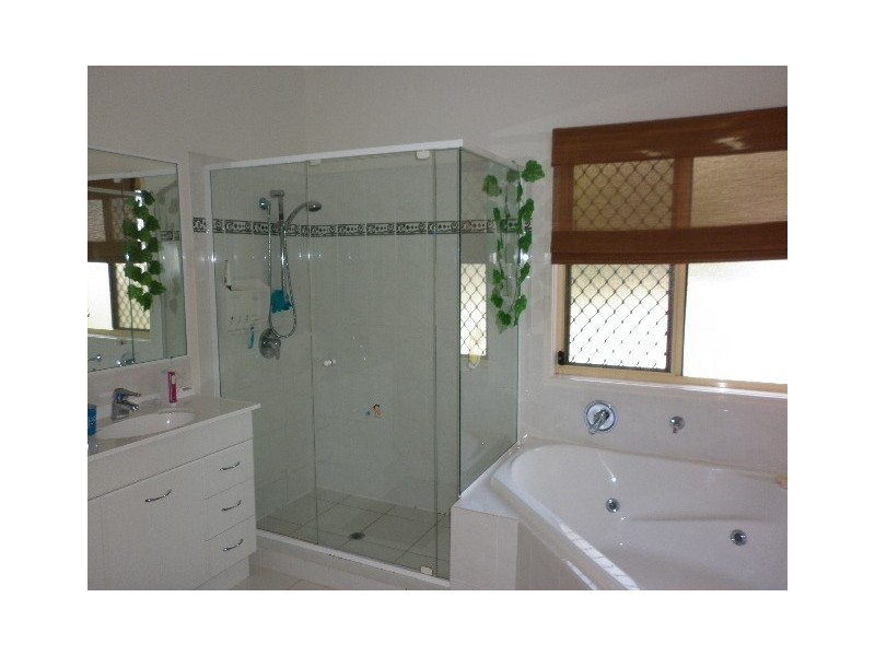 171 Lakeside Avenue, Springfield Lakes QLD 4300