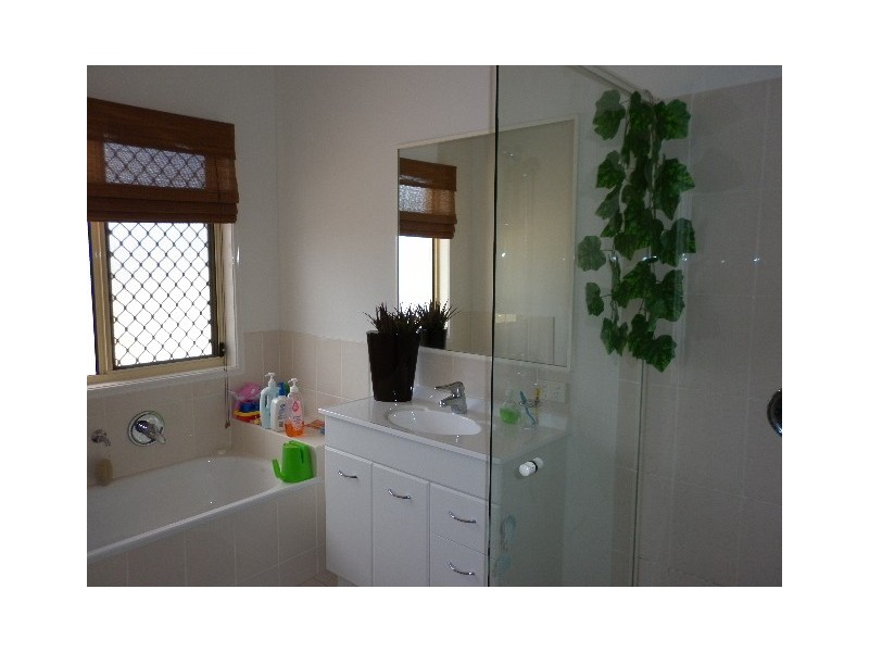 171 Lakeside Avenue, Springfield Lakes QLD 4300