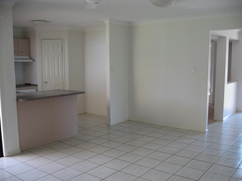 17 Kertes Road, Camira QLD 4300