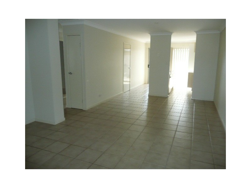 13 Creekside, Springfield Lakes QLD 4300