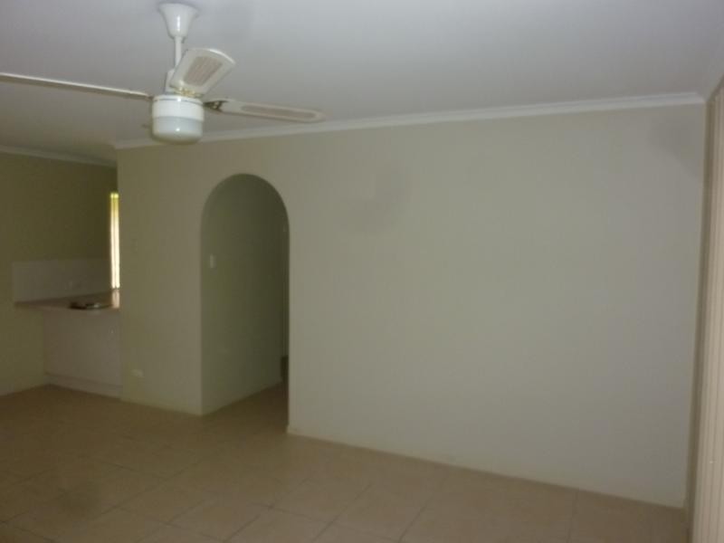 2/22 Buttler Street, Bellbird Park QLD 4300