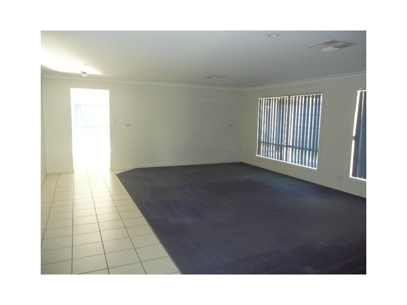 4 Canterbury Bells Circuit, Springfield Lakes QLD 4300