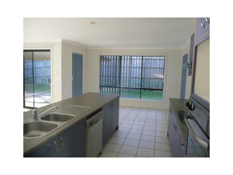 4 Canterbury Bells Circuit, Springfield Lakes QLD 4300