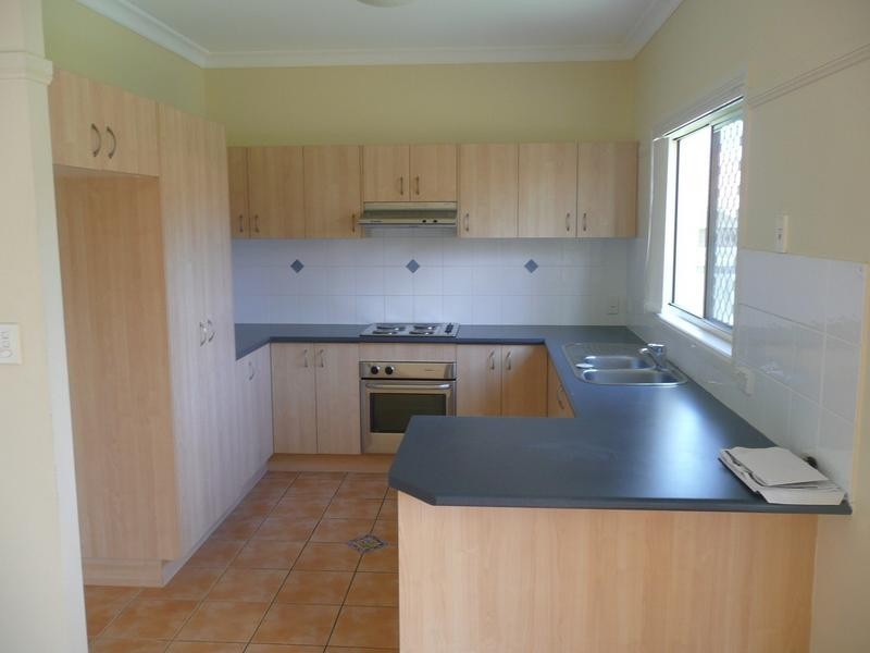 9 Berkshire Place, Springfield Lakes QLD 4300