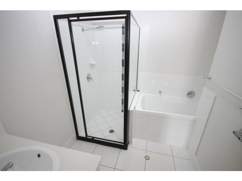 1 & 2/230 Eagle Street, Collingwood Park QLD 4301