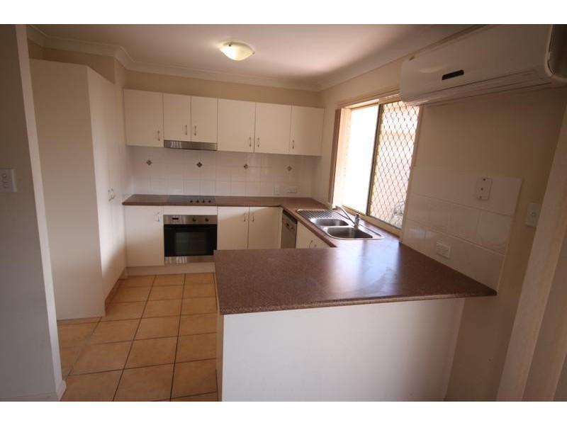 33 Greenleaf, Springfield Lakes QLD 4300