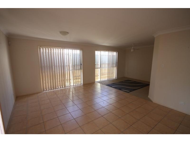 33 Greenleaf, Springfield Lakes QLD 4300