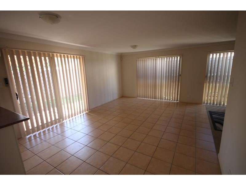 33 Greenleaf, Springfield Lakes QLD 4300
