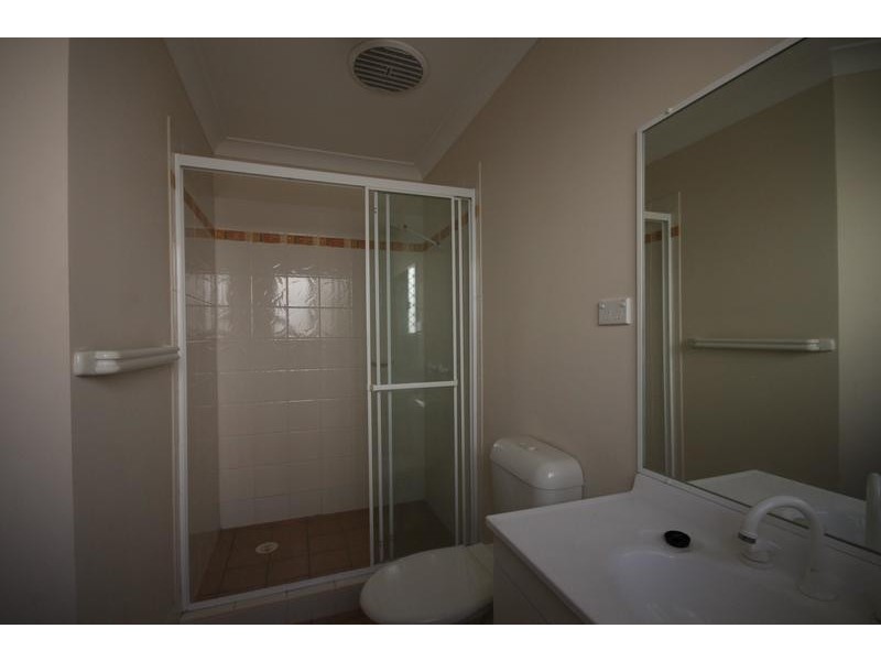 33 Greenleaf, Springfield Lakes QLD 4300