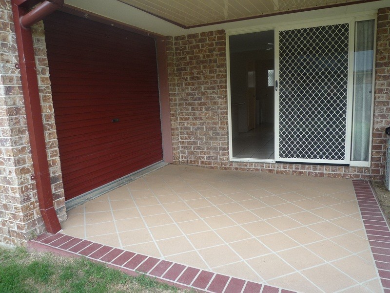 12 Collins Street, Collingwood Park QLD 4301