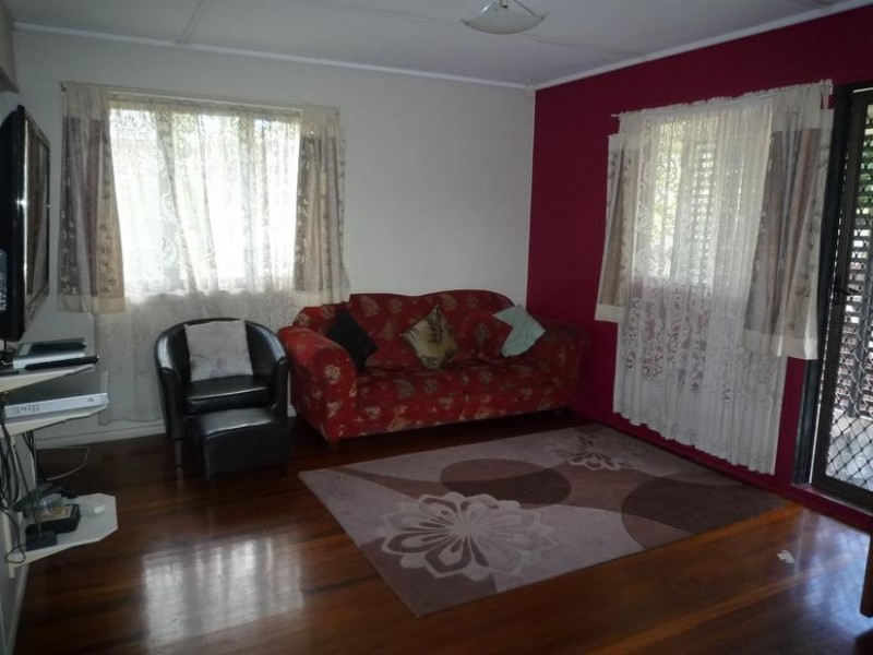 4 Gibbs Street, Riverview QLD 4303